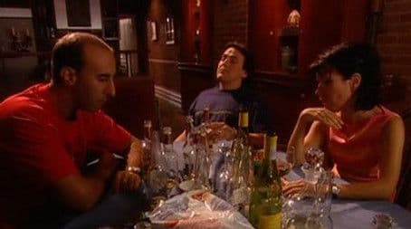 Le voisin d'en haut - Guy et Martin colocataires 1 et 2