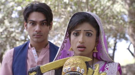 Pavitra Gets the Idol