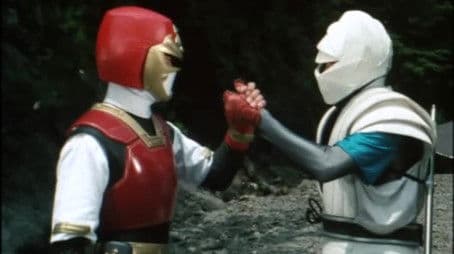 Fashionable and in a Crisis! Kei and Emiha