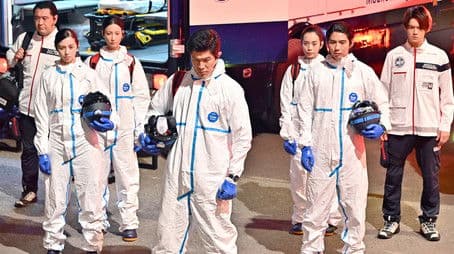 The new enemy is the police! Save the trapped and vulnerable people