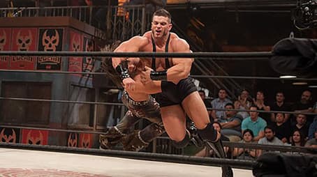 Johnny Mundo vs The Machine