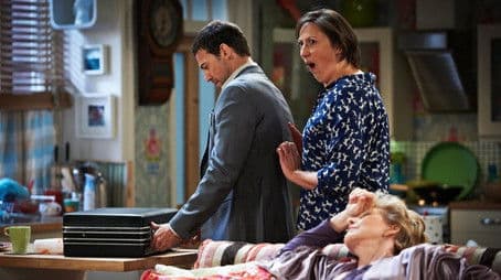 Behind the Scenes: Series 3, Episode 4