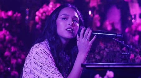 Jeremy Renner, Olivia Rodrigo