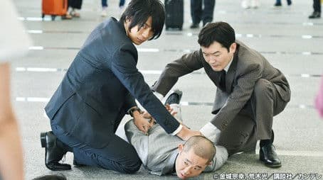 Crisis! Betrayal and Pursuit - Who's the Real Culprit?