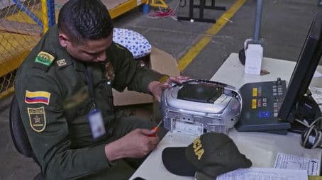 In Tumbes, customs officers patrol 22 smuggling routes