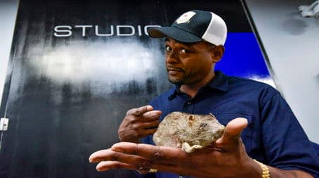 Terrell Owens vs. Justin the Fan