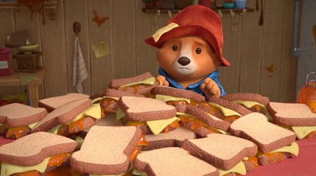 Paddington Runs the Cafe