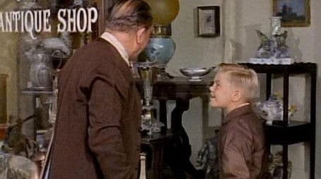 Genie With the Light Brown Lamp